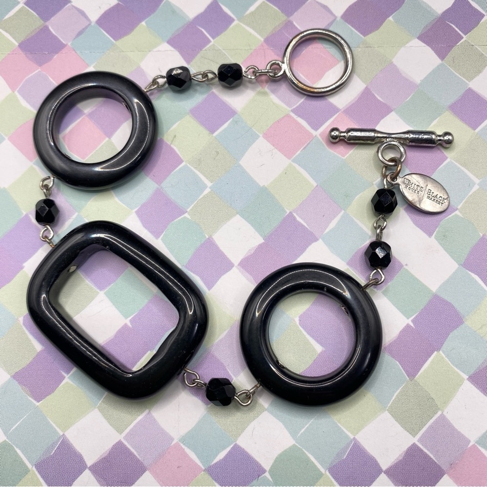 WHITE HOUSE BLACK MARKET Glass Geometric Toggle Clasp Silver Tone Bracelet